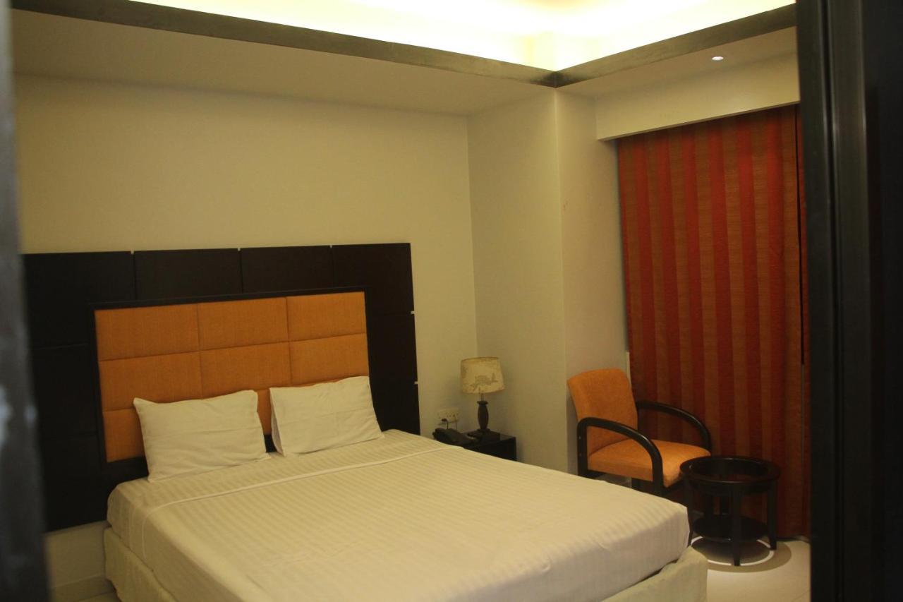 Orchid Business Hotel Ćottogram Zewnętrze zdjęcie