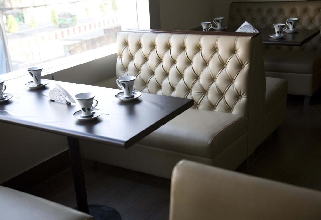Orchid Business Hotel Ćottogram Zewnętrze zdjęcie